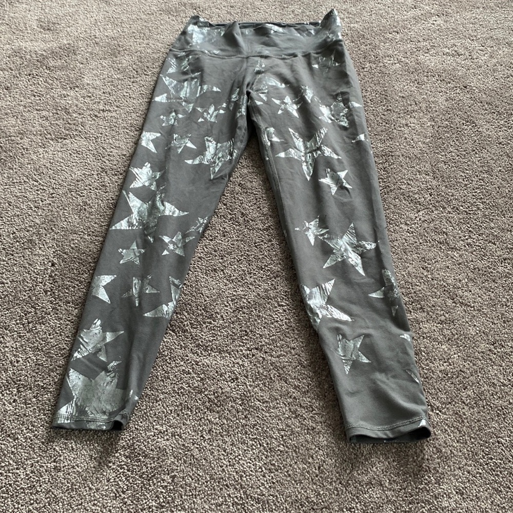 Aerie Star Print Leggings SIZE M Gray Metallic Foil Stretch Athletic Pants